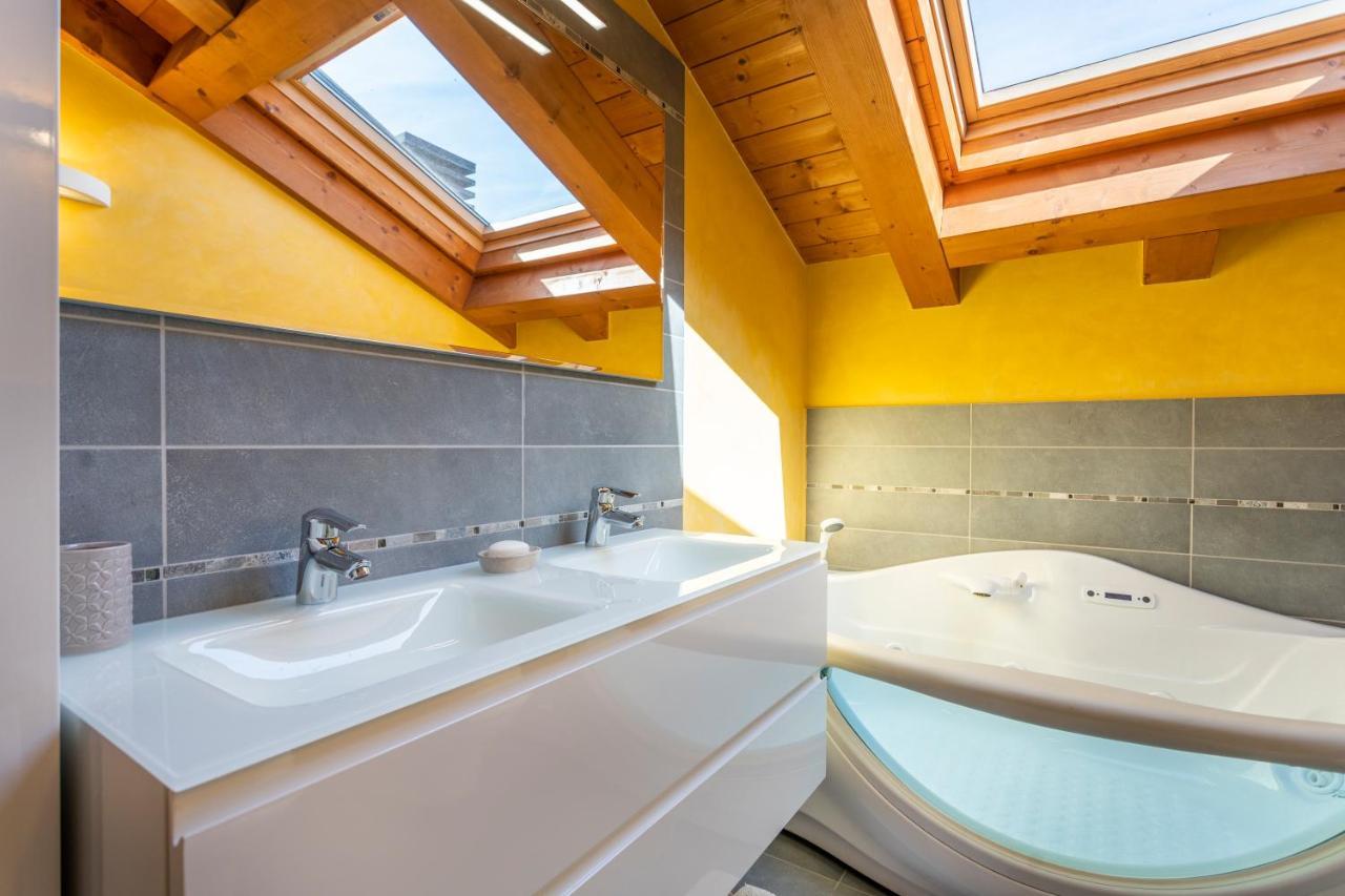 New Deal - Apt With Terrace, Jacuzzi & Netflix Palmanova Exterior foto